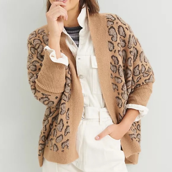 Women's Leopard Print Tan Sweater Cardigan Shrug One size - Picture 1 of 11